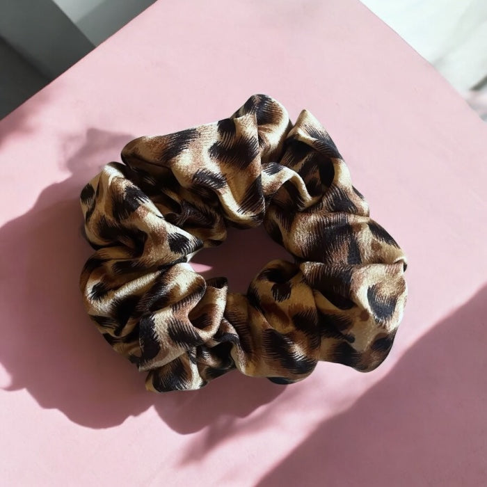 Leopard baddie scrunchie